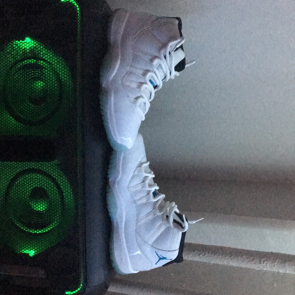 Air Jordan 11 Retro White/Legend